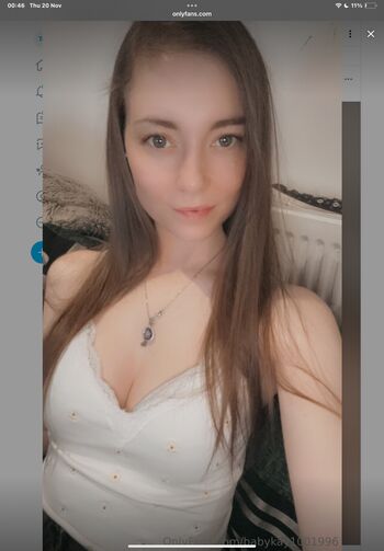 Keely hadley image