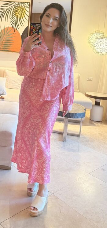 Kelly brook page 4 image