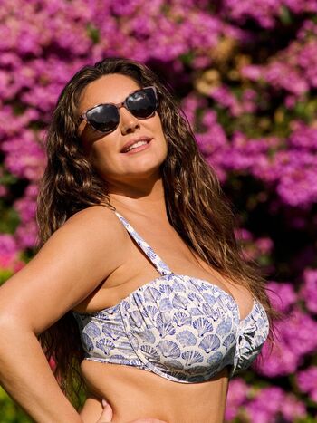 Kelly brook page 3 image