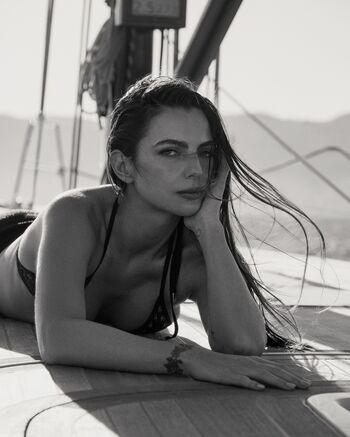 Kelly piquet image