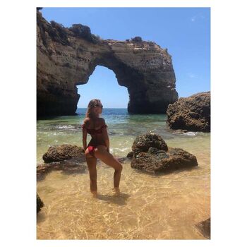 Kelly rian sanson image