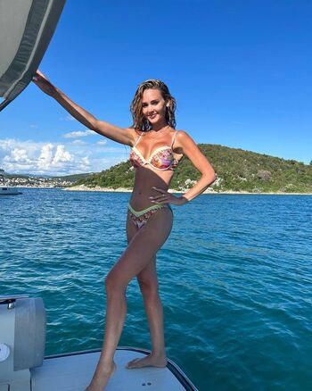 Kelly rian sanson image