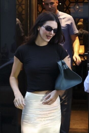 Kendall jenner 1 page 2 image