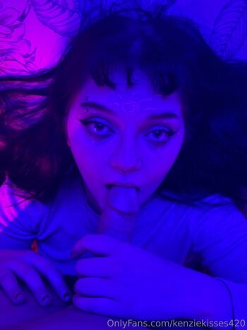 Kenziekisses420 image