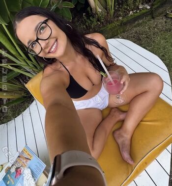 Khiarna thompson image