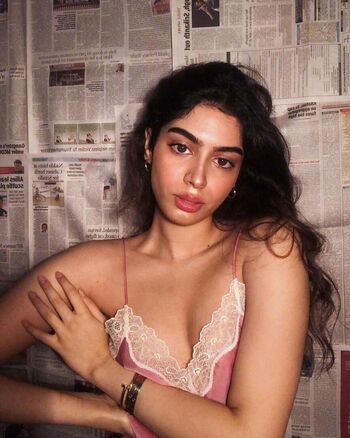 Khushi kapoor image