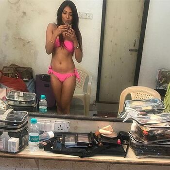 Khushi mukherjee image