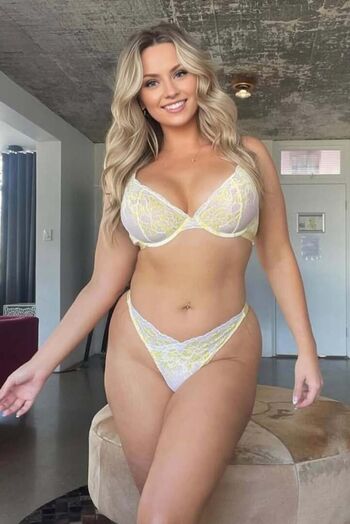 Kiara lara keller image