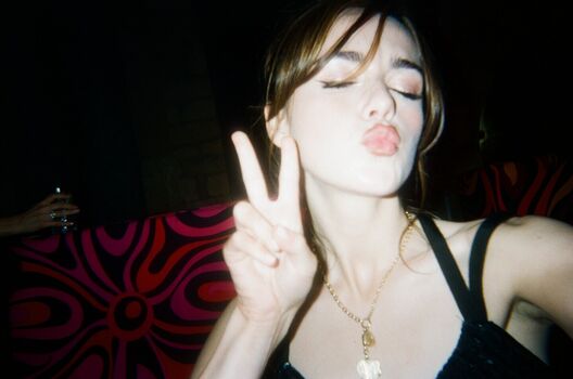 Kiernan shipka 1 image