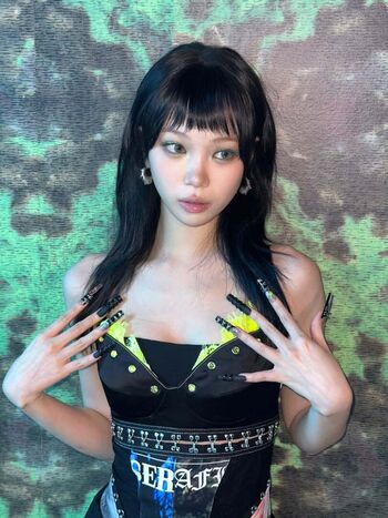 Kim chaewon 1 page 5 image