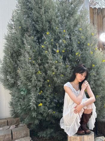 Kim chaewon 1 page 4 image