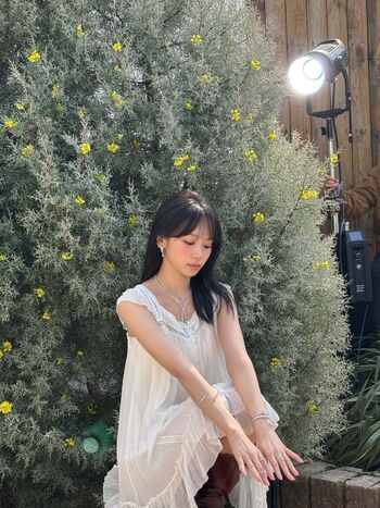 Kim chaewon 1 page 4 image