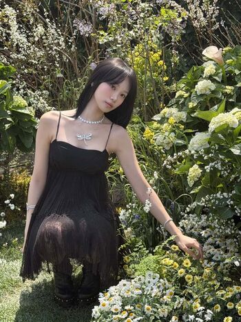 Kim chaewon 1 page 4 image