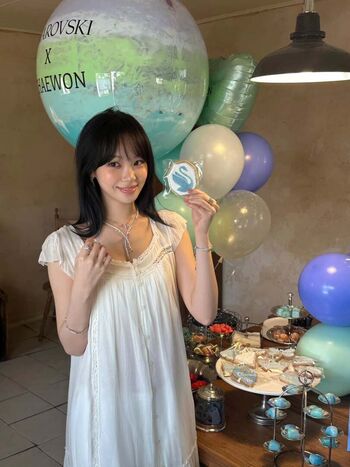 Kim chaewon 1 page 4 image
