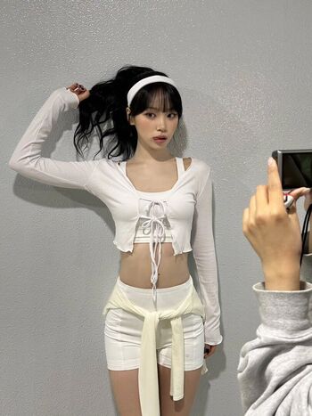 Kim chaewon 1 page 2 image