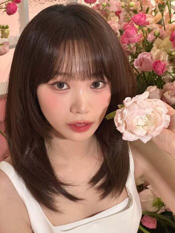 Kim chaewon 1 page 2 image