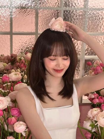 Kim chaewon 1 page 2 image