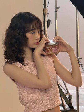 Kim chaewon 1 page 2 image