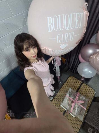 Kim chaewon 1 page 2 image