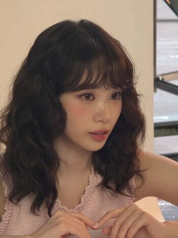 Kim chaewon 1 page 2 image