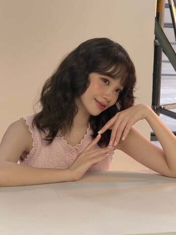 Kim chaewon 1 page 2 image
