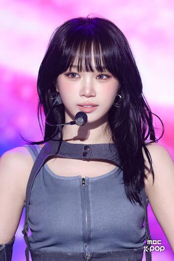 Kim chaewon 1 image