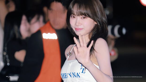 Kim chaewon 1 image