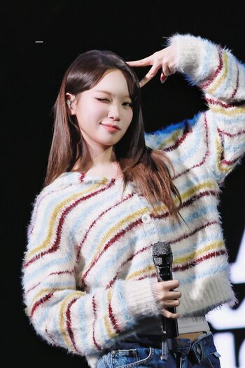 Kim Chaewon 김채원 [Le Sserafim]