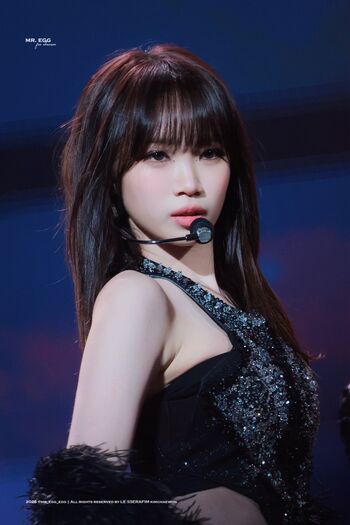 Kim chaewon le sserafim 1 image