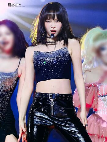 Kim Chaewon 김채원 [Le Sserafim]