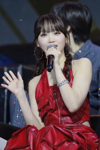 Kim Chaewon 김채원 [Le Sserafim]