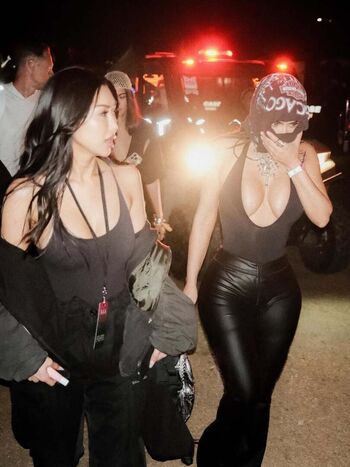 Kim kardashian 1 page 2 image