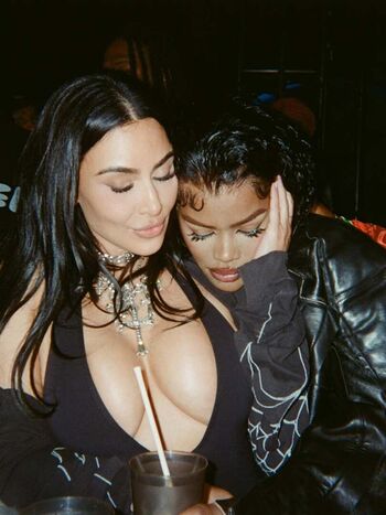 Kim kardashian 1 page 2 image