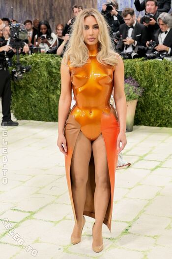 Kim kardashian 1 image