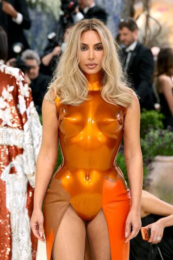 Kim kardashian 1 image