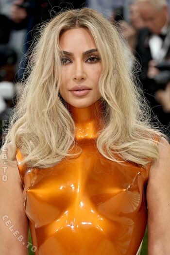 Kim kardashian 1 image