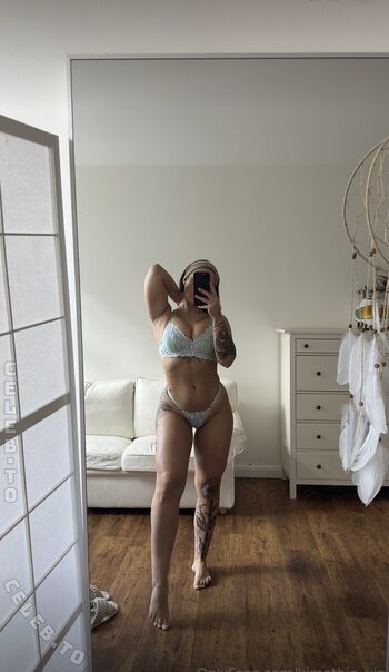 Kim laura 1 image