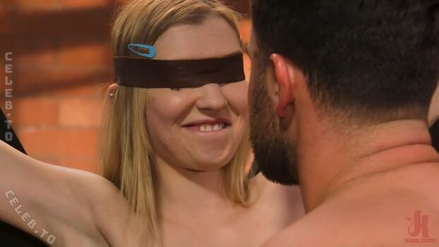 Kink com 1 image