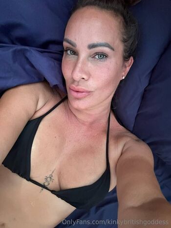 kinkybritishgoddess