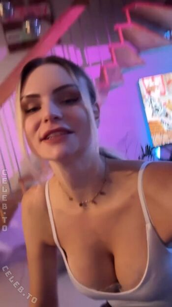 Kira karambole page 2 image