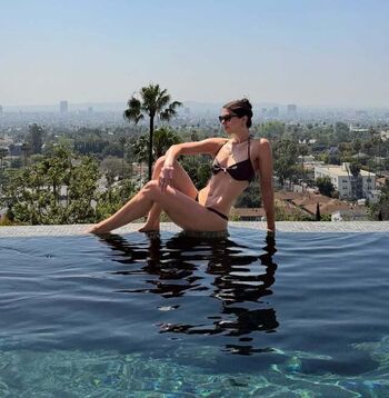 Kira kosarin 1 image