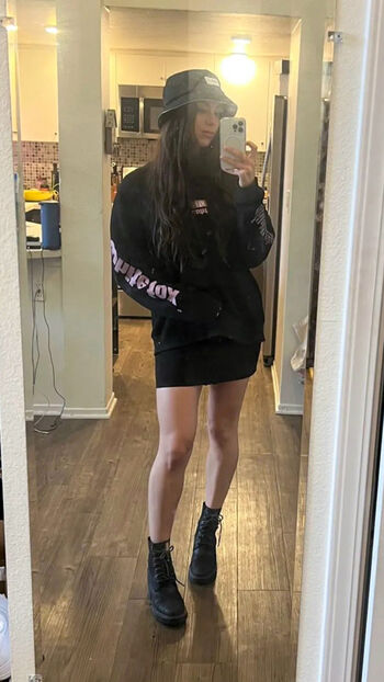 Kira kosarin 1 image
