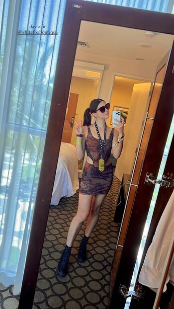 Kira kosarin 1 image