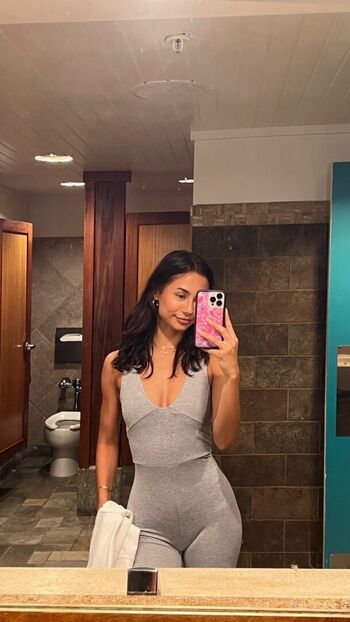 Kirra santos image