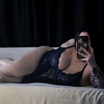 Kirstie lilley image