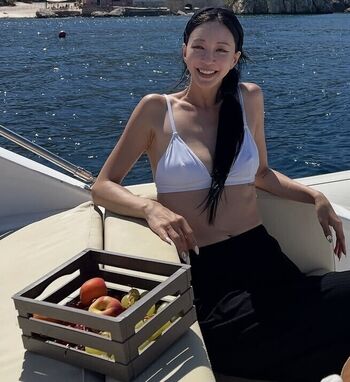 Korean celebrities image