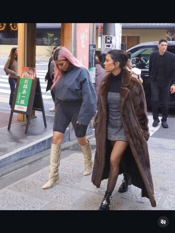 Kourtney kardashian image