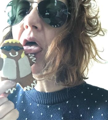 Kristen schaal image