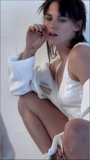 Kristen stewart 1 page 2 image
