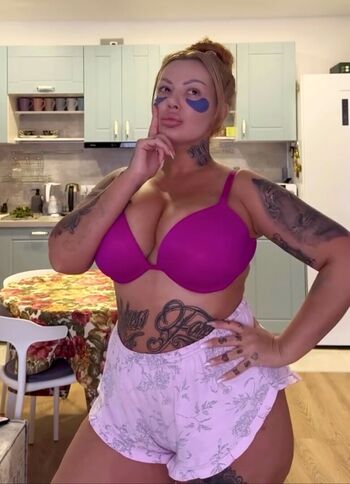 Kristina karieva image